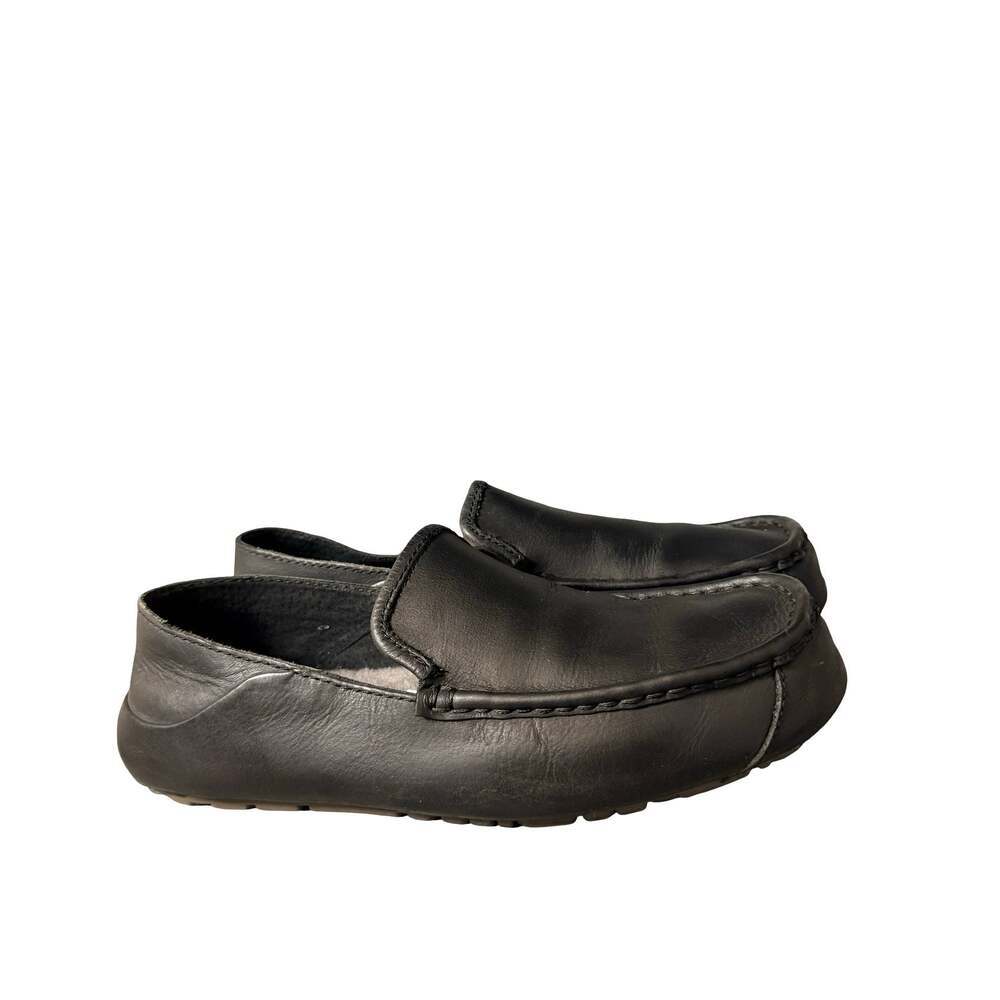 UGG Hunley Leather Men’s Loafer Slippers in Black